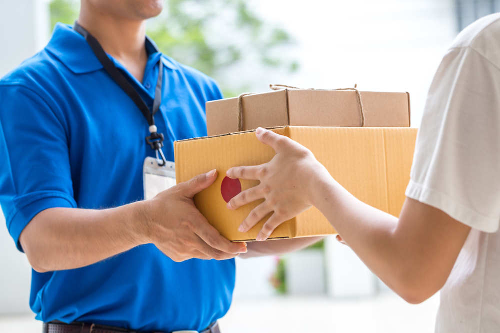 The World of Shipping and Couriers for your Storage
